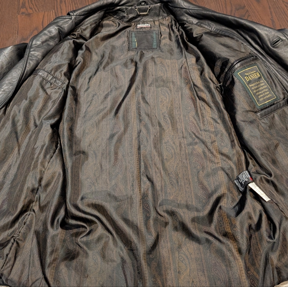 Vintage Danier Men's Black Leather Jacket - Picture 5 of 6